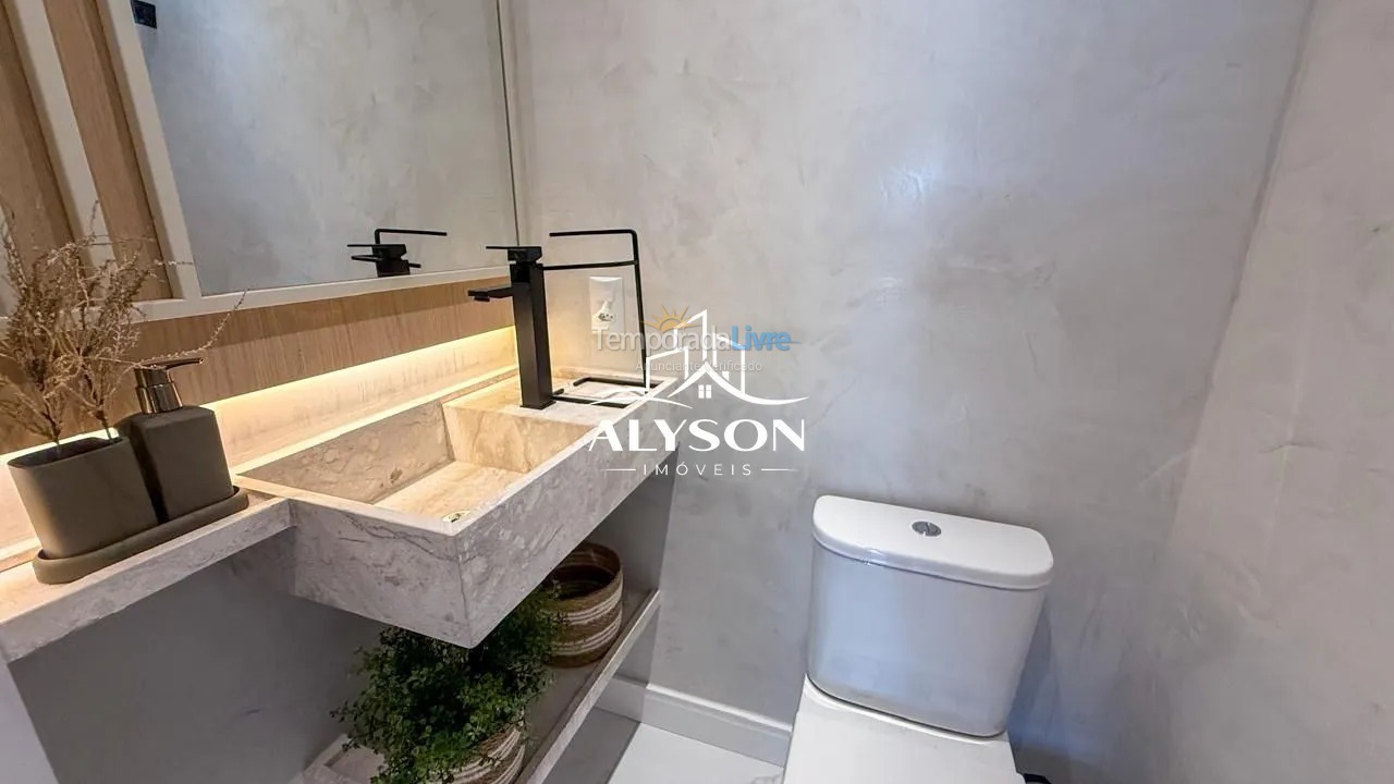 Apartamento para aluguel de temporada em Bombinhas (Canto Grande)