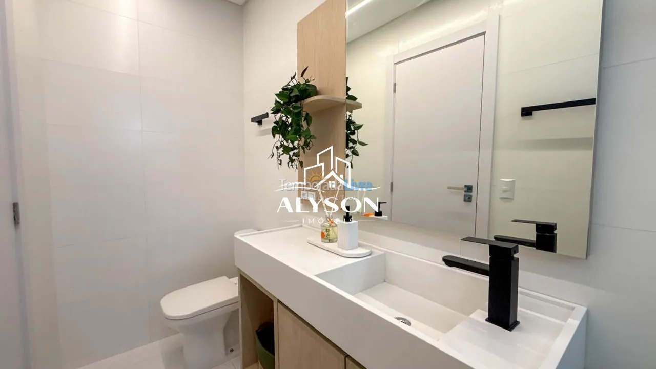 Apartamento para aluguel de temporada em Bombinhas (Canto Grande)