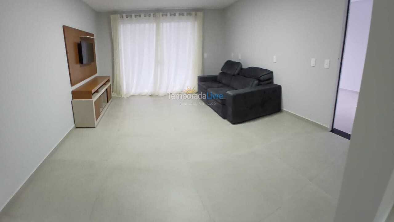 Casa para aluguel de temporada em Bombinhas (Praia de Zimbros)