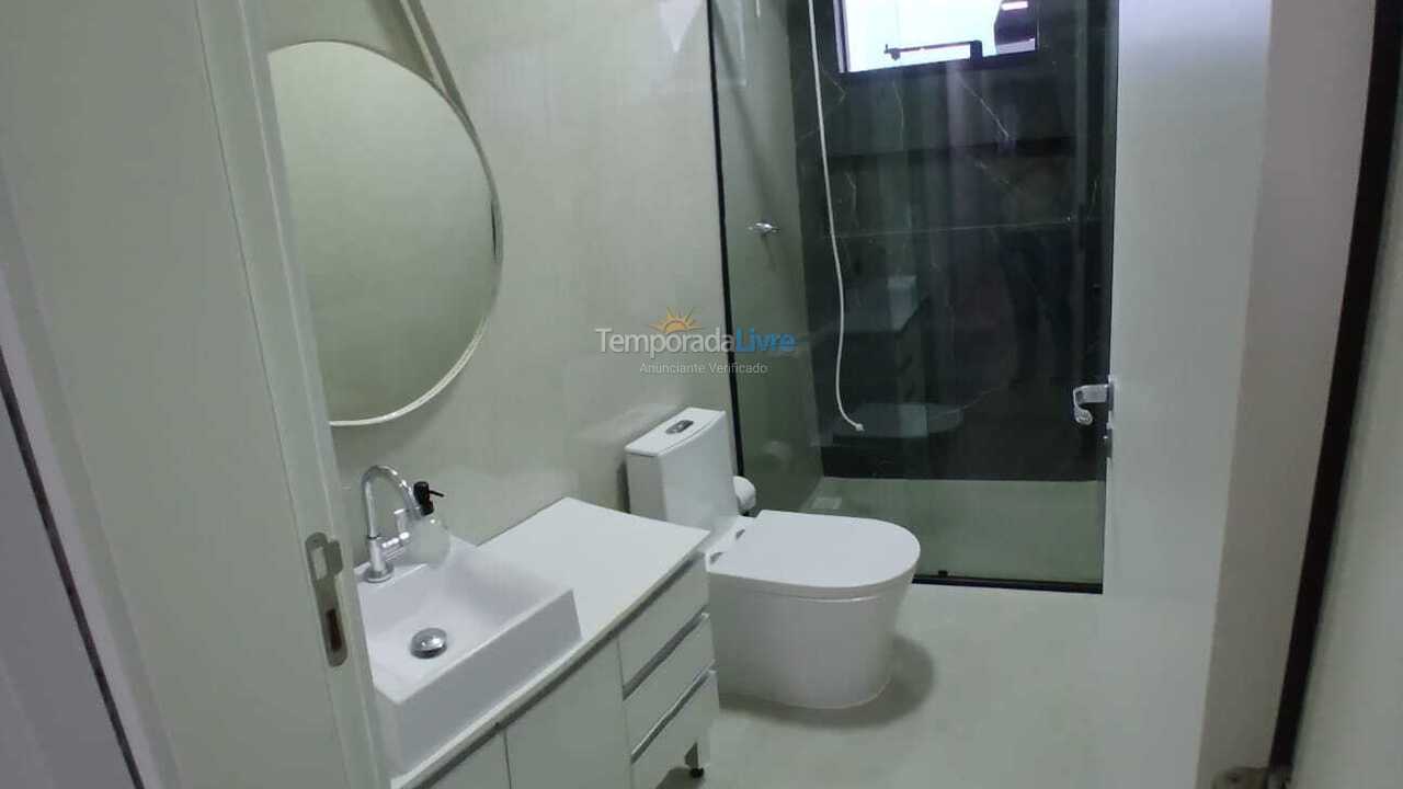 Casa para aluguel de temporada em Bombinhas (Praia de Zimbros)