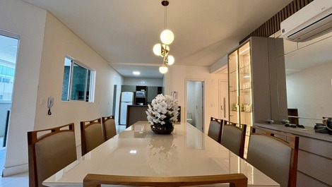 BEAUTIFUL APARTMENT WITH TERRACE FOR UP TO 10 PEOPLE IN MEIA PRAIA