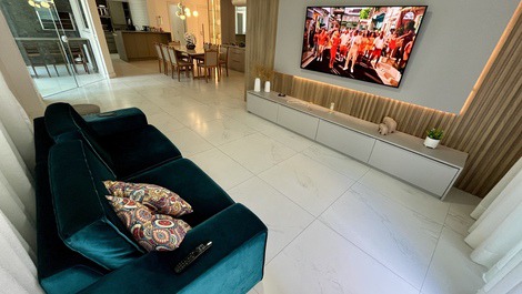 BEAUTIFUL APARTMENT WITH TERRACE FOR UP TO 10 PEOPLE IN MEIA PRAIA