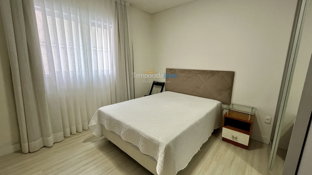 Apartment for vacation rental in Itapema (Meia Praia)