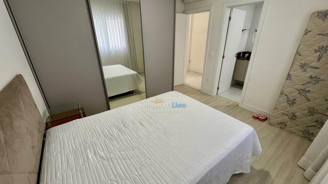Apartment for vacation rental in Itapema (Meia Praia)