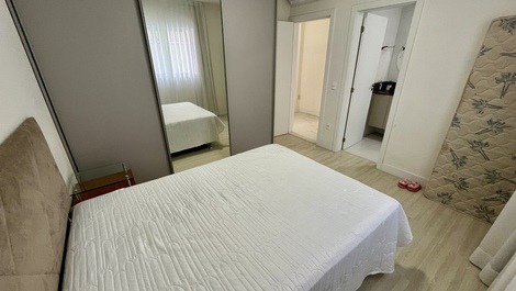 BEAUTIFUL APARTMENT WITH TERRACE FOR UP TO 10 PEOPLE IN MEIA PRAIA