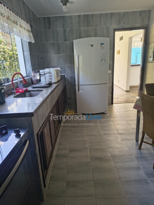 Casa para aluguel de temporada em Guarujá (Praia do Pernambuco)