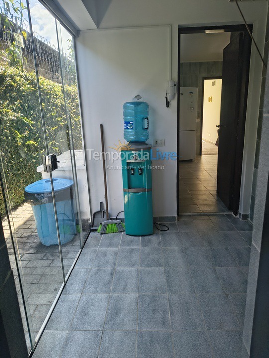 Casa para aluguel de temporada em Guarujá (Praia do Pernambuco)