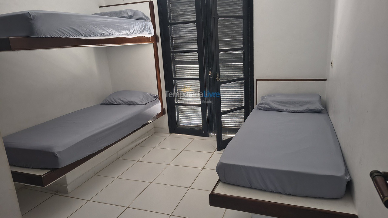 Casa para aluguel de temporada em Guarujá (Praia do Pernambuco)