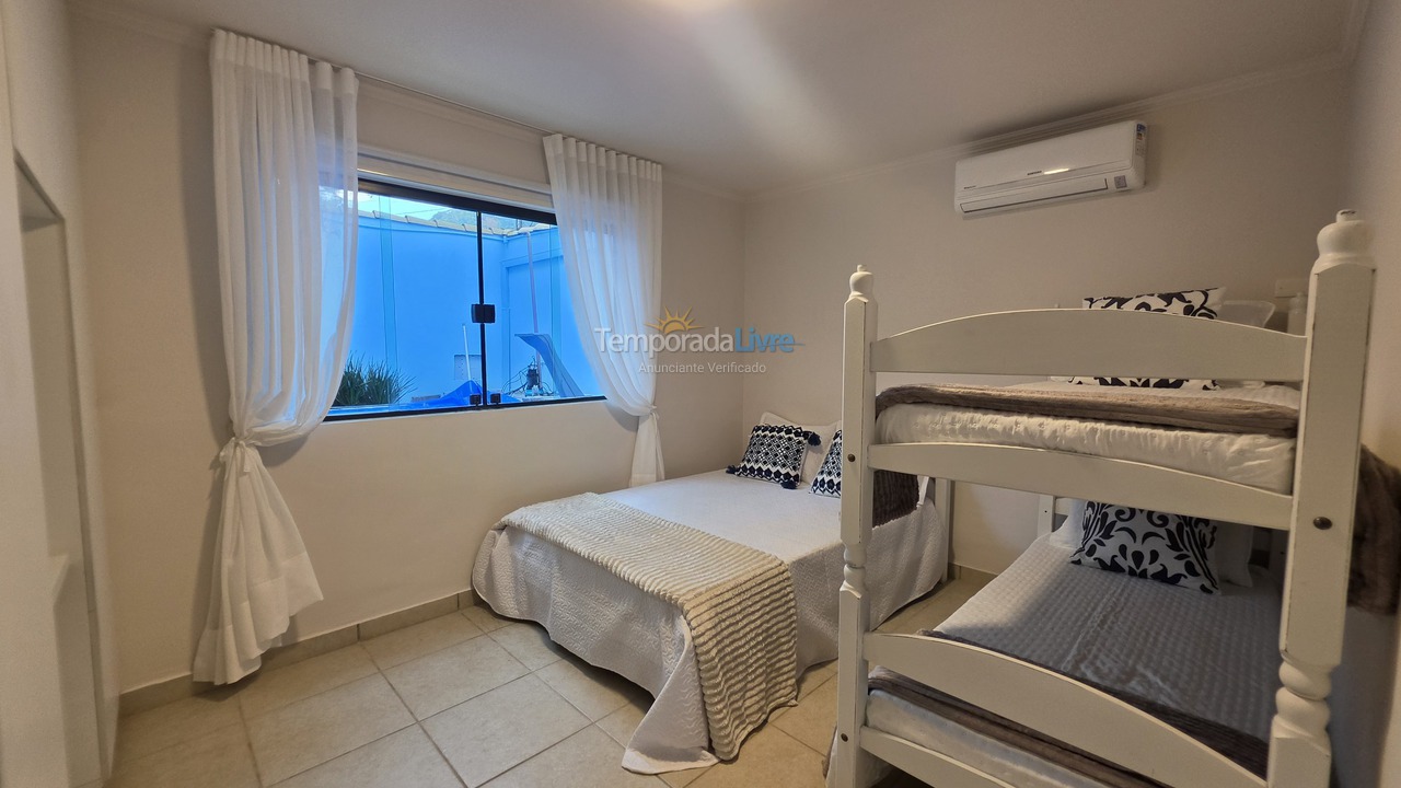 House for vacation rental in São Sebastião (Praia da Baleia)