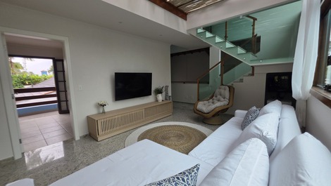 House on Baleia Beach, close to the beach.