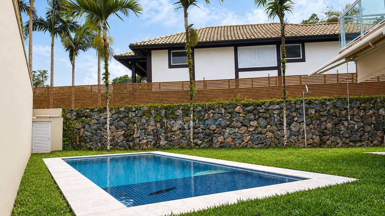 Casa para alquiler de vacaciones em São Sebastião (Praia da Baleia)