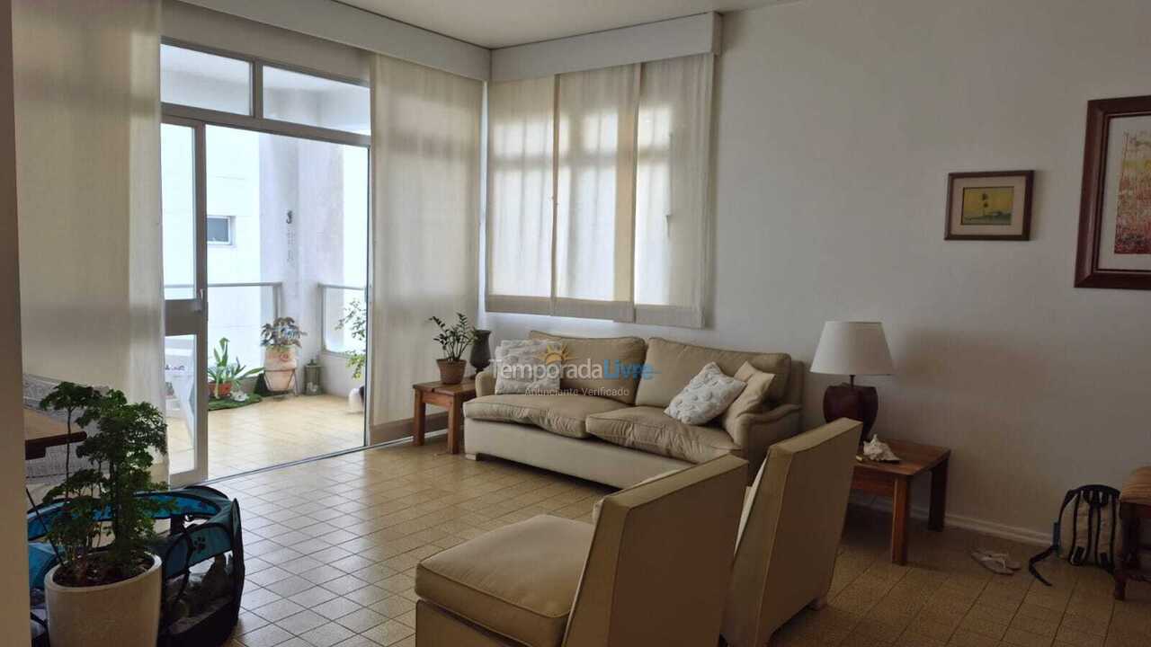 Apartment for vacation rental in Guarujá (Astúrias)