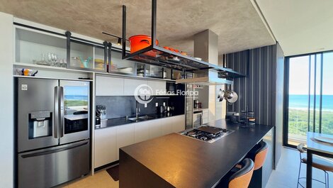 High-End Coverage | New Campeche