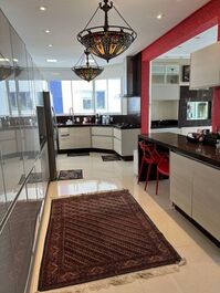 Apartamento para temporada em Meia Praia, Itapema