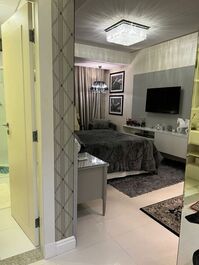 Apartamento para temporada em Meia Praia, Itapema