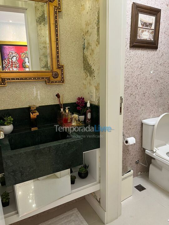 Casa para aluguel de temporada em Itapema (Meia Praia)
