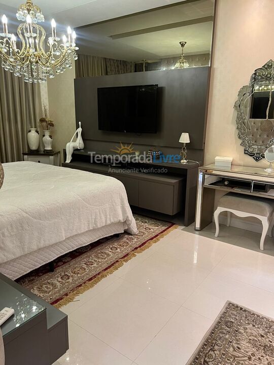 Casa para aluguel de temporada em Itapema (Meia Praia)
