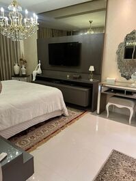 Apartamento para temporada em Meia Praia, Itapema