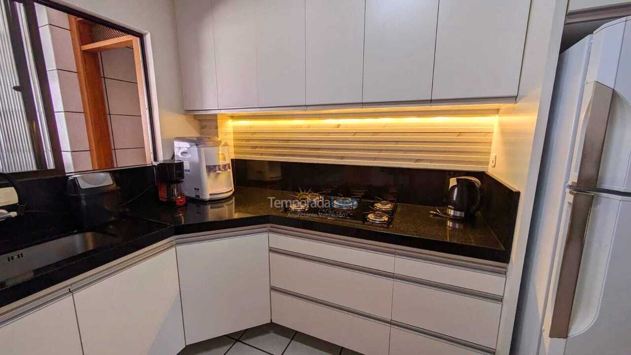 Apartamento para aluguel de temporada em Itapema (Meia Praia)