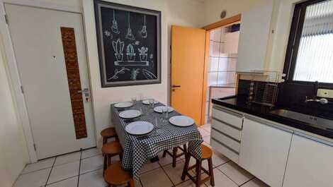 Apartamento para temporada em Meia Praia, Itapema