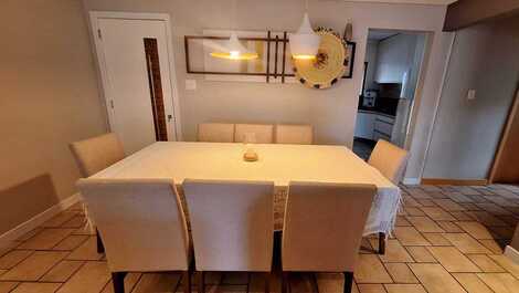 Apartamento para temporada em Meia Praia, Itapema