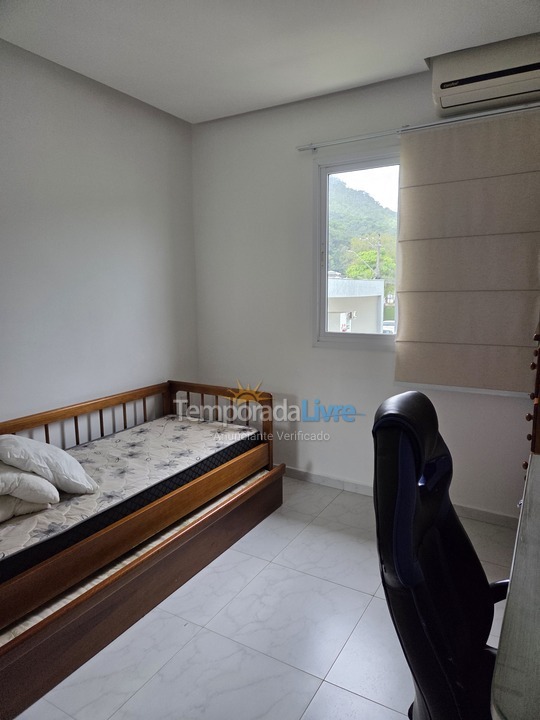 Casa para aluguel de temporada em Ubatuba (Enseada)