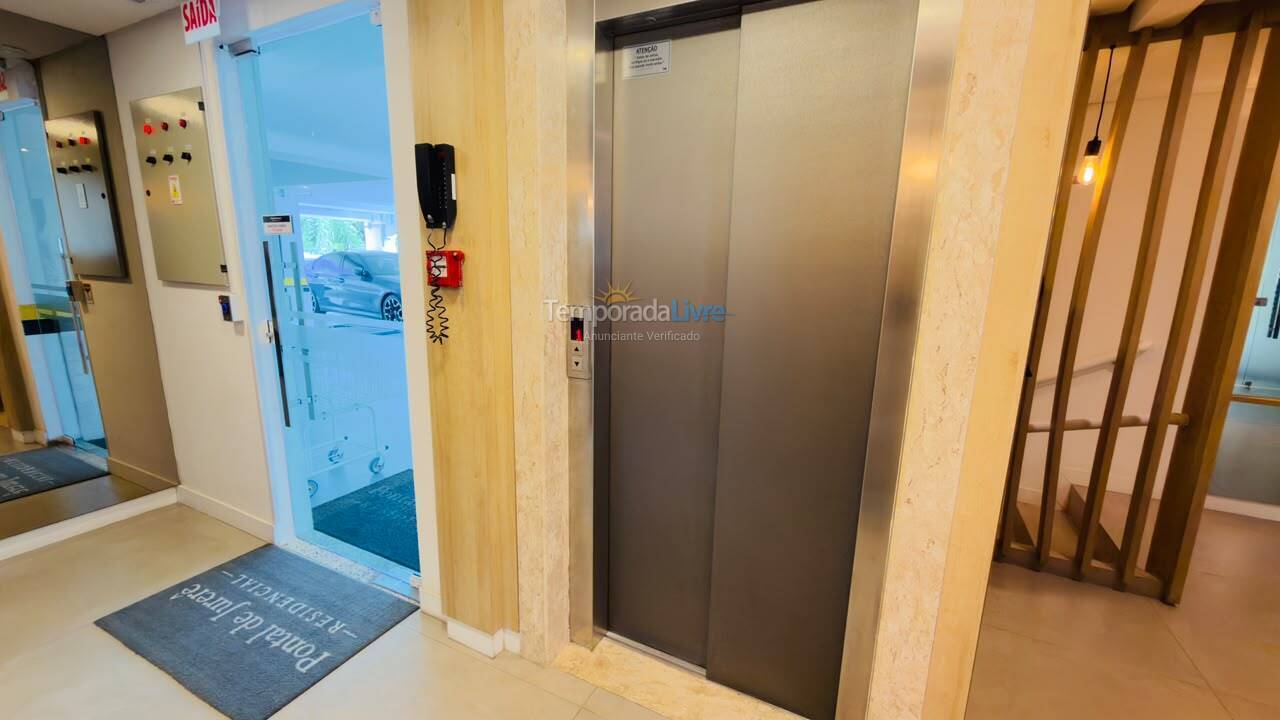 Apartamento para alquiler de vacaciones em Florianópolis (Jurere Tradicional)