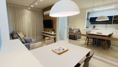 Apartamento a una cuadra de la playa en Jurerê.