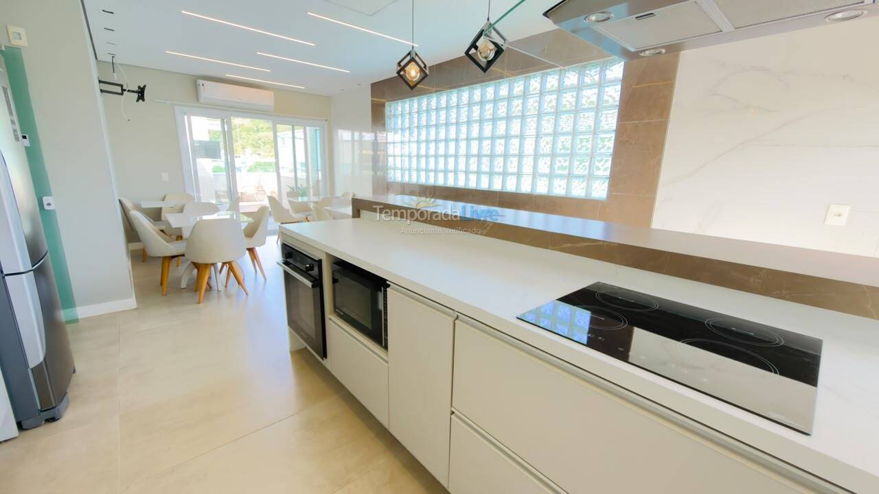 Apartamento para alquiler de vacaciones em Florianópolis (Jurere Tradicional)