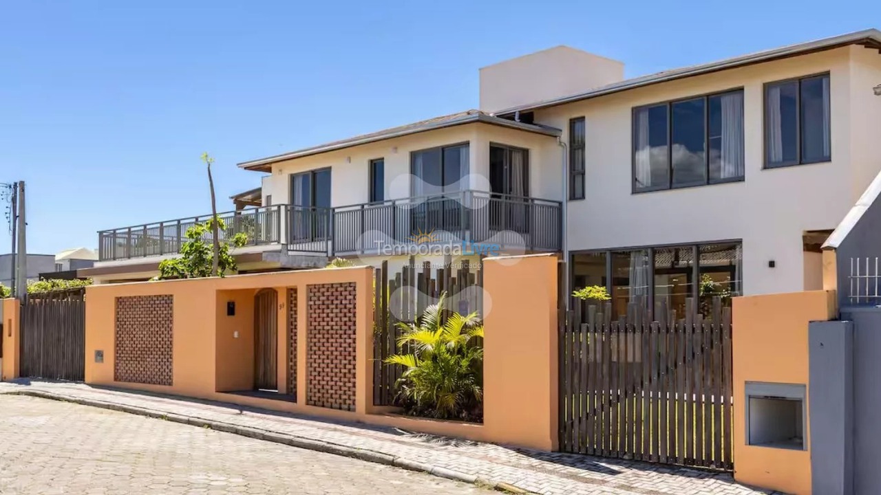 Casa para aluguel de temporada em Bombinhas (Canto Grande)