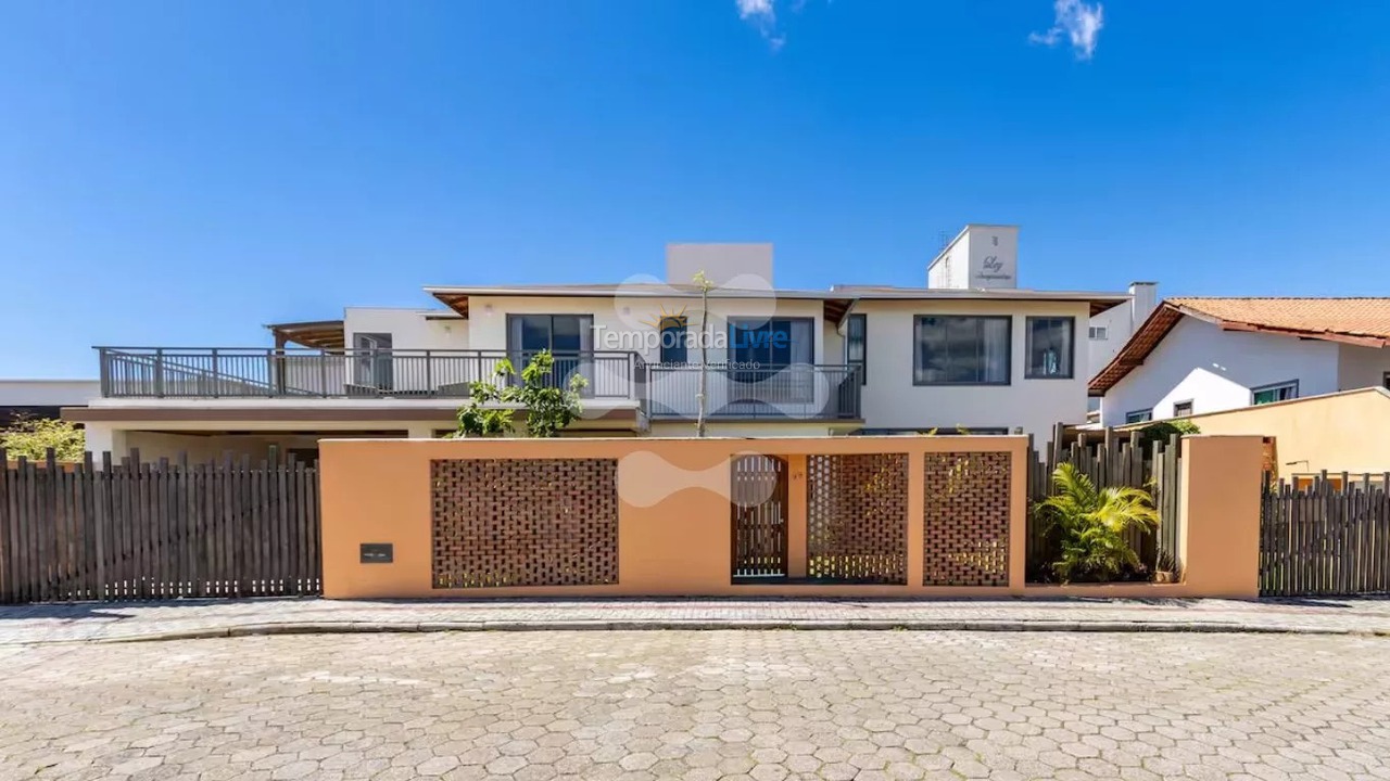 Casa para aluguel de temporada em Bombinhas (Canto Grande)