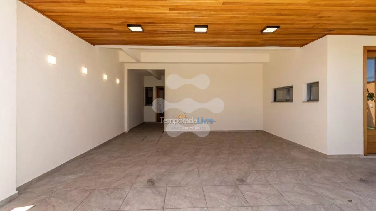 Casa para aluguel de temporada em Bombinhas (Canto Grande)