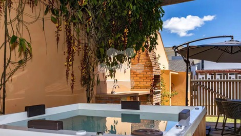 Casa Alto Padrão Jacuzzi 4 Suítes 10 Pessoas – Praia Canto Grande