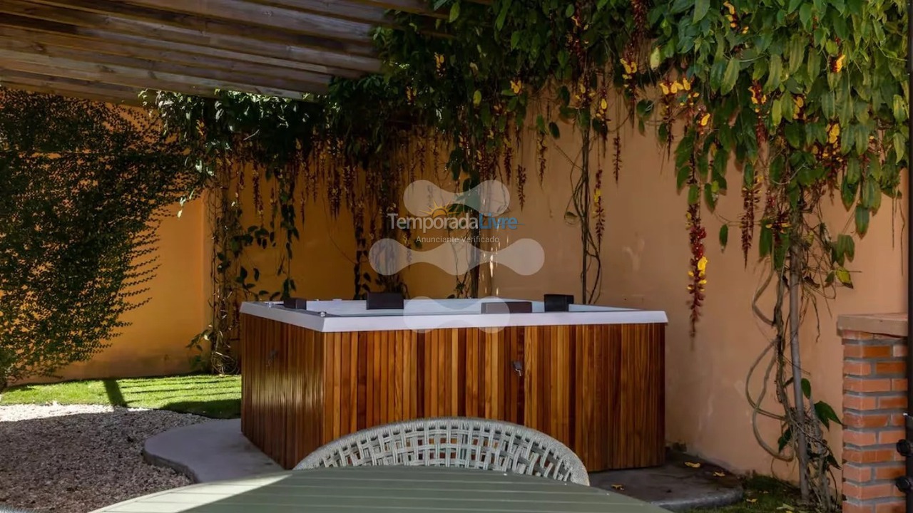 Casa para aluguel de temporada em Bombinhas (Canto Grande)