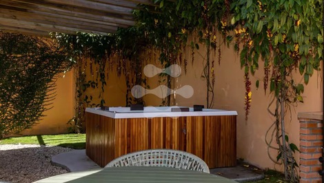 Casa Alto Padrão Jacuzzi 4 Suítes 10 Pessoas – Praia Canto Grande