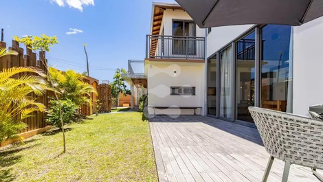 Casa Alto Padrão Jacuzzi 4 Suítes 10 Pessoas – Praia Canto Grande