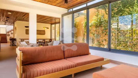 Casa Alto Padrão Jacuzzi 4 Suítes 10 Pessoas – Praia Canto Grande