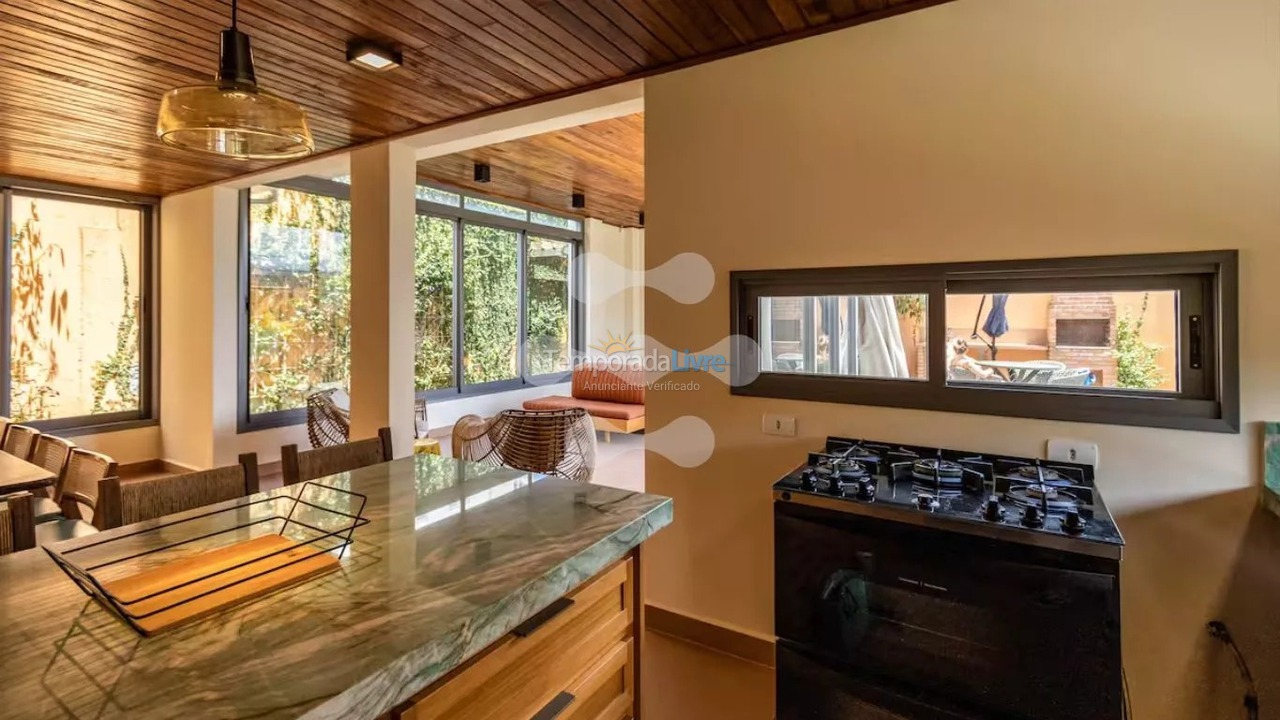Casa para aluguel de temporada em Bombinhas (Canto Grande)