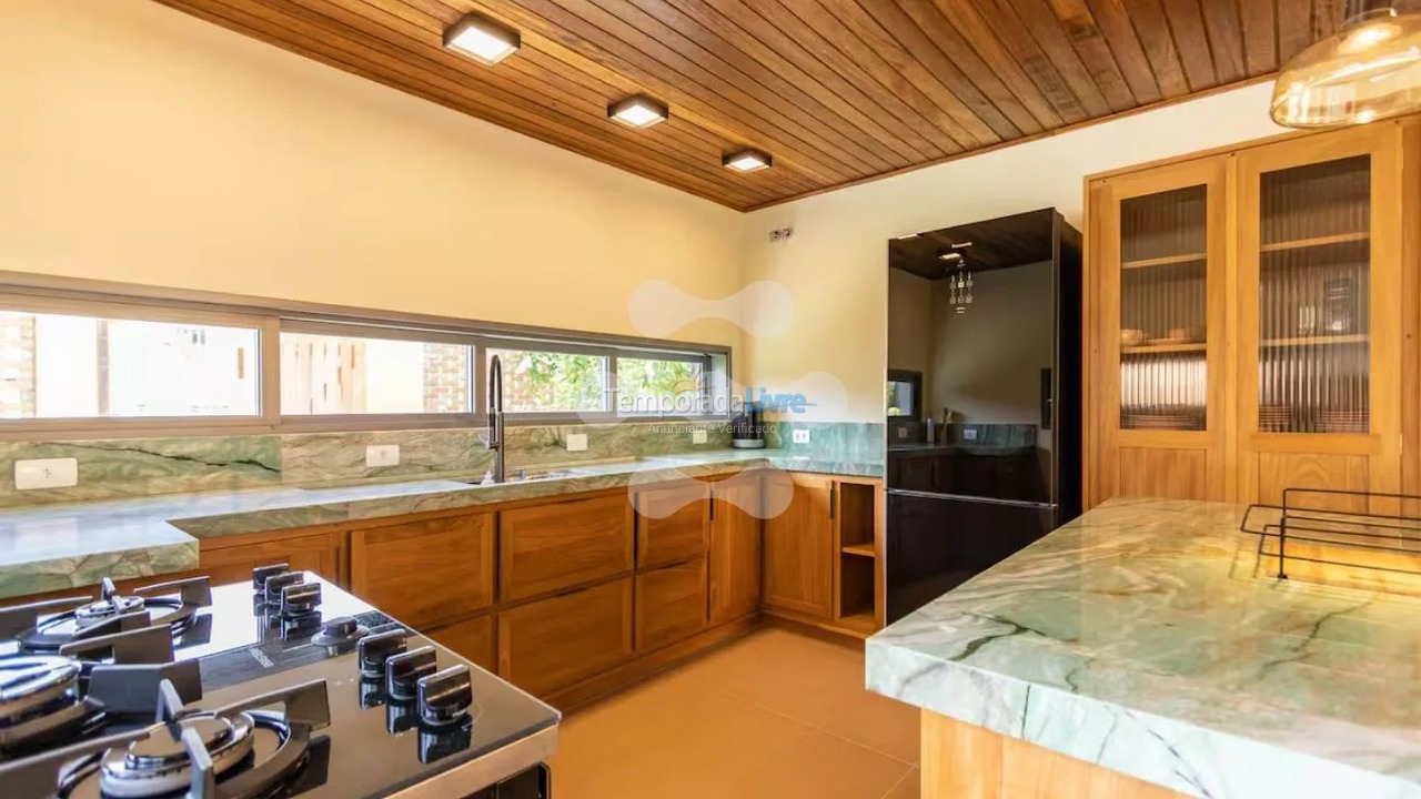 Casa para aluguel de temporada em Bombinhas (Canto Grande)
