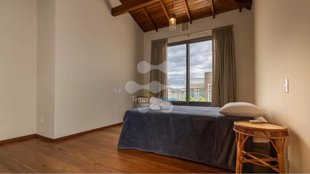 Casa para aluguel de temporada em Bombinhas (Canto Grande)