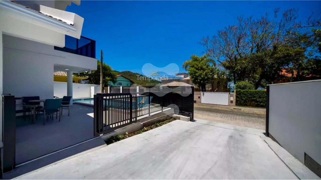 House for vacation rental in Bombinhas (Canto Grande)