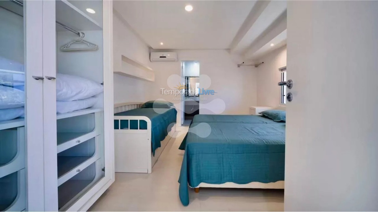 House for vacation rental in Bombinhas (Canto Grande)