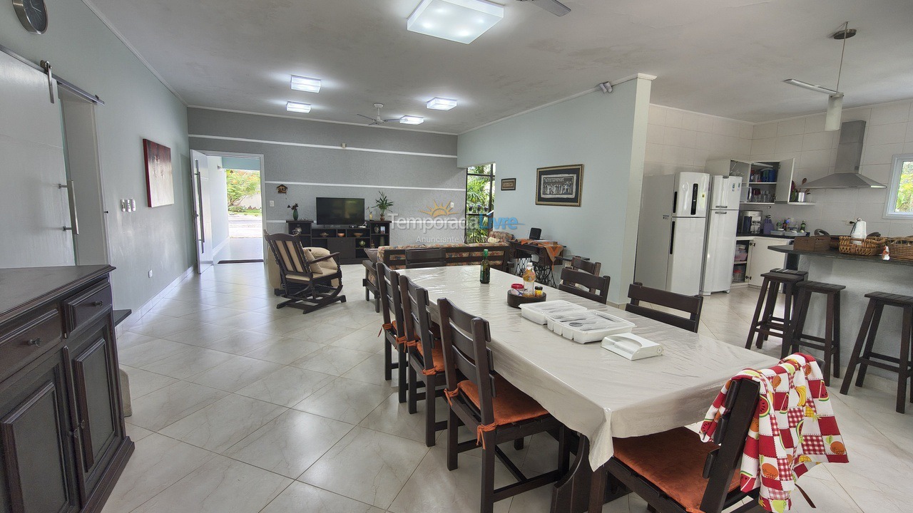 Casa para aluguel de temporada em Bertioga (Riviera de São Lourenço)