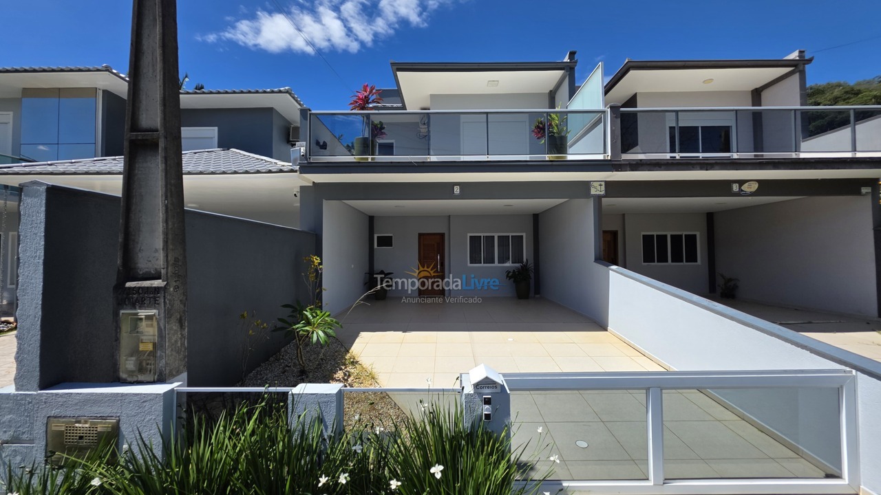 House for vacation rental in São Francisco do Sul (Itaguaçu)