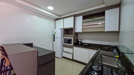 Luxury townhouse in Itaguaçu - 130m from the sea on a quiet street.