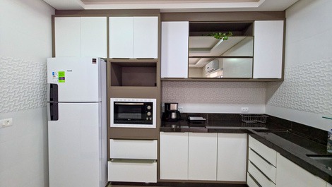 Luxury townhouse in Itaguaçu - 130m from the sea on a quiet street.