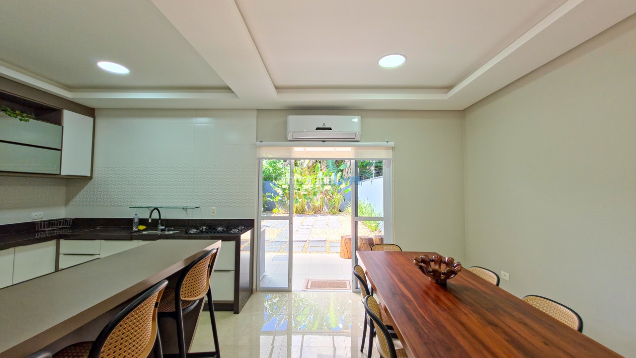 House for vacation rental in São Francisco do Sul (Itaguaçu)