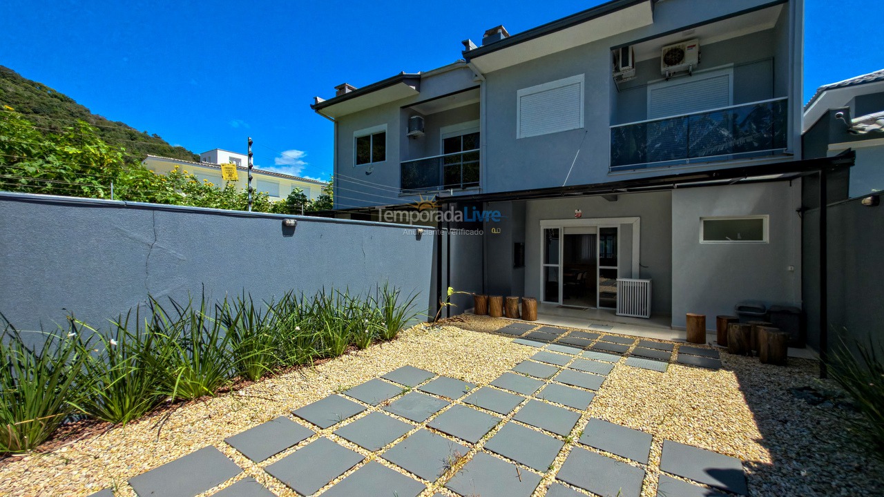 House for vacation rental in São Francisco do Sul (Itaguaçu)