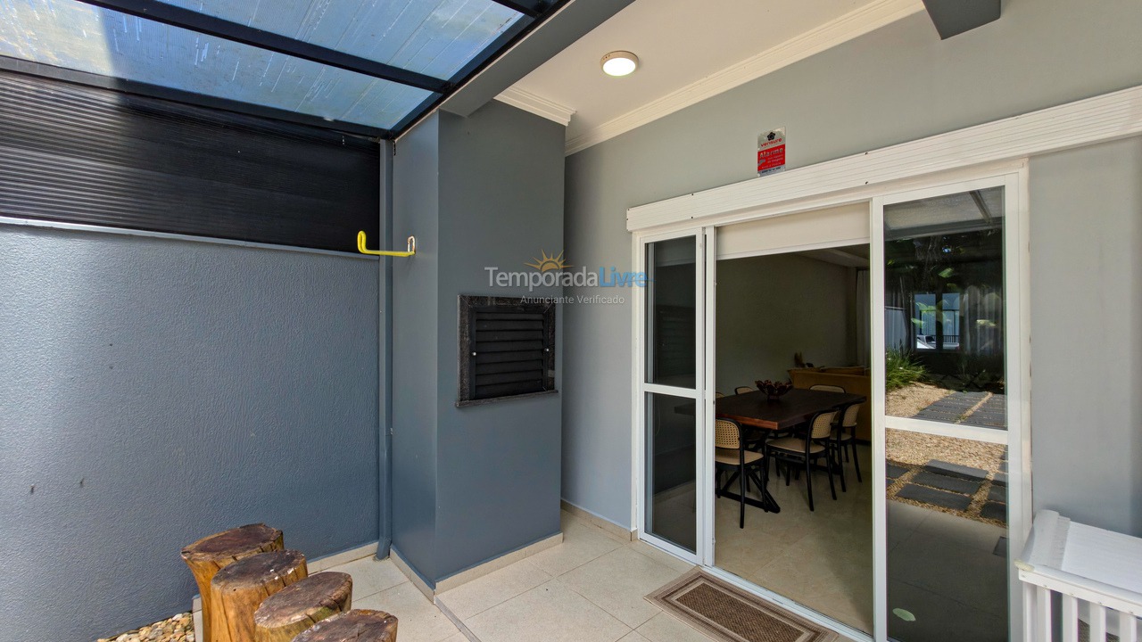 House for vacation rental in São Francisco do Sul (Itaguaçu)