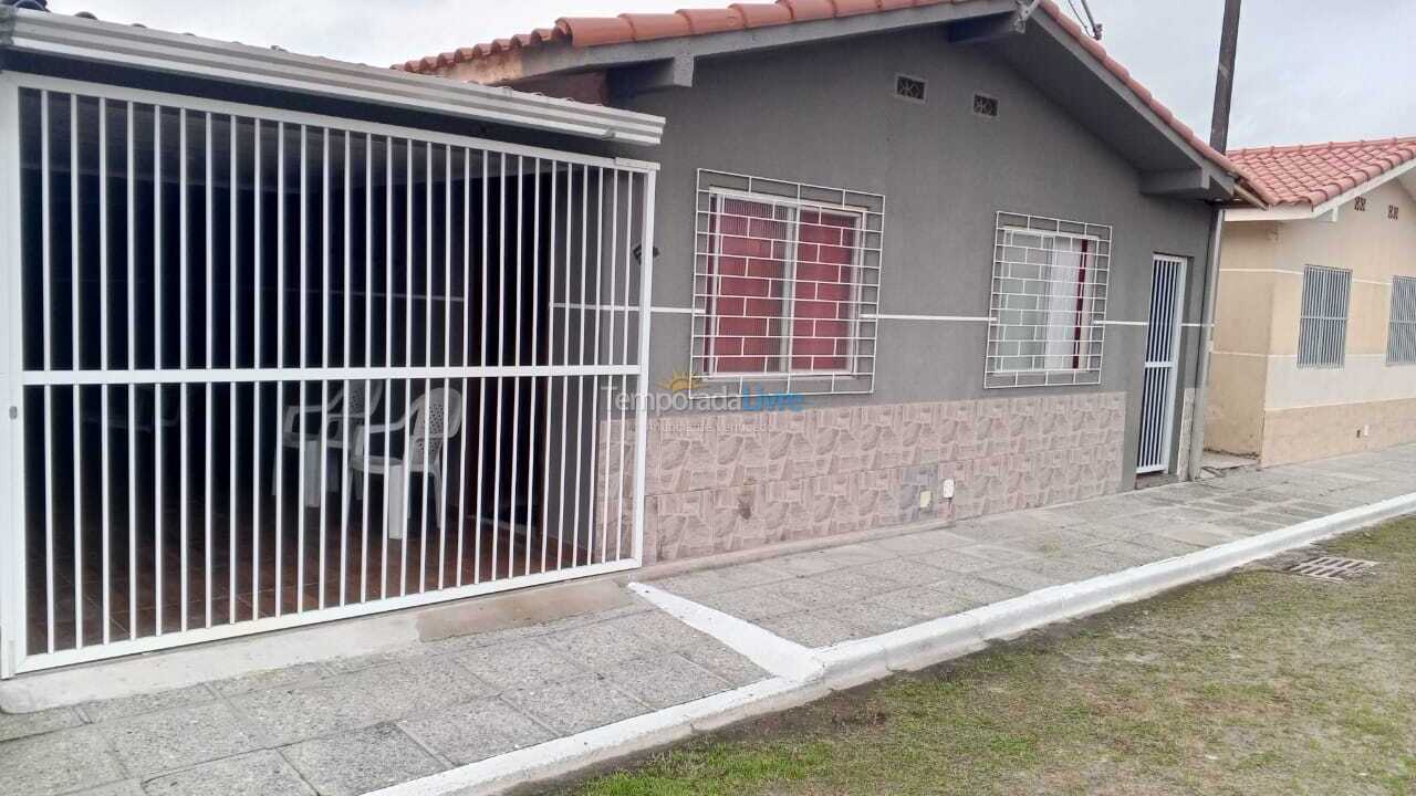 House for vacation rental in Matinhos (Balneario Albatroz)